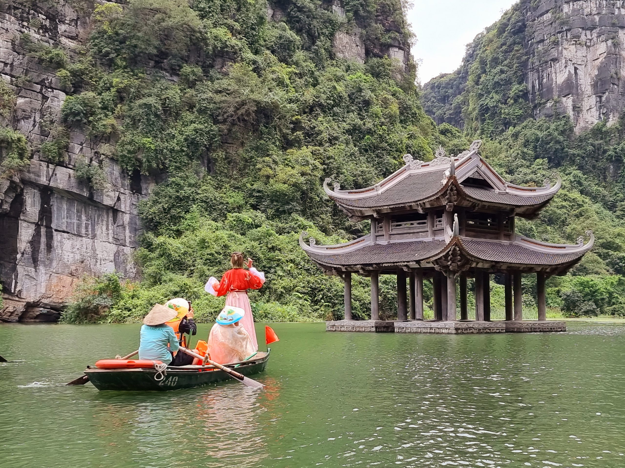 Hà Nội - Chùa Bái Đính - Tràng An - Hang Múa