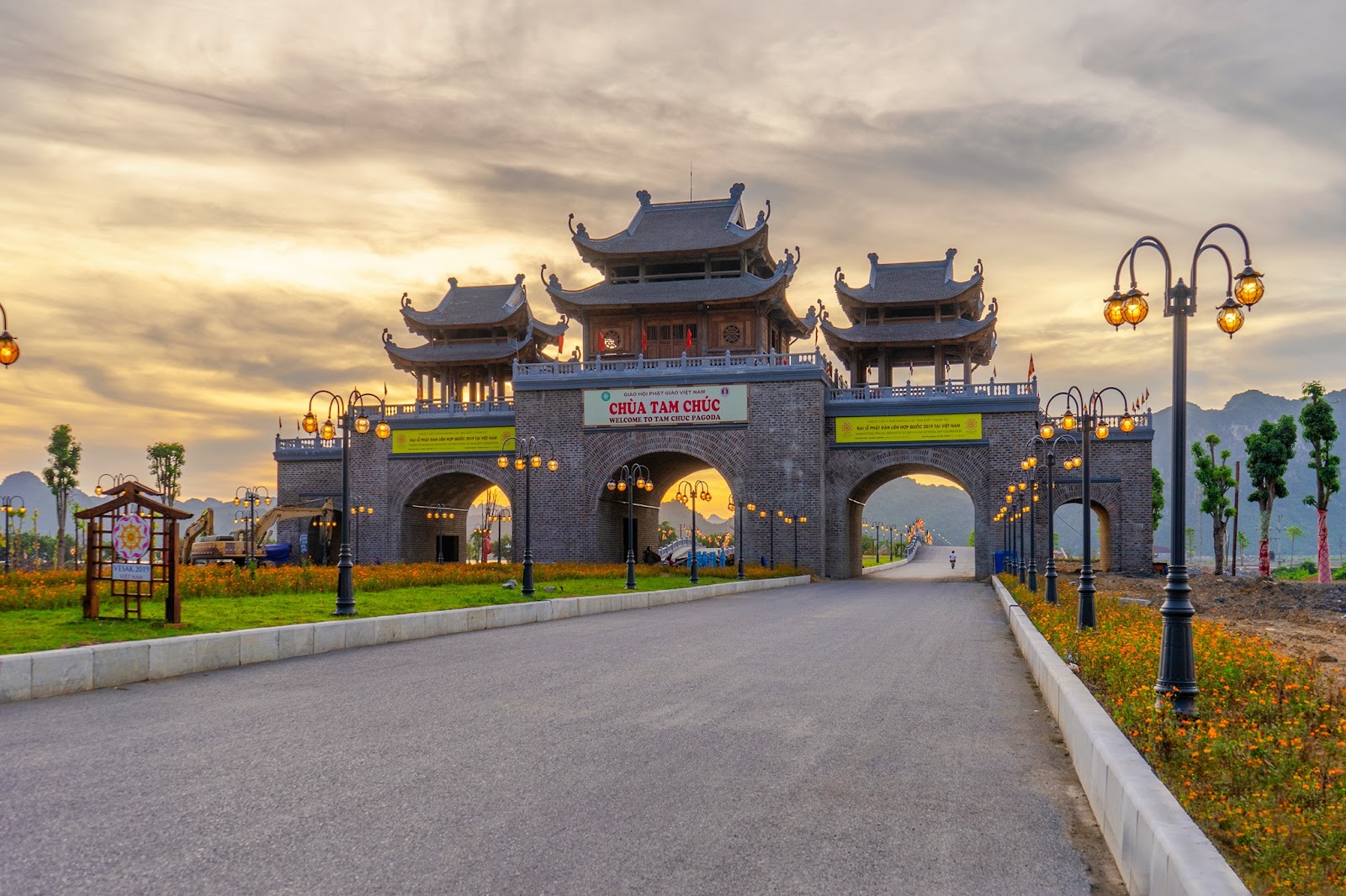 Hà Nội - Khu Du Lịch Tâm Linh Tam Chúc - Địa Tạng Phi Lai Tự - Chùa Phật Quang - Hà Nội