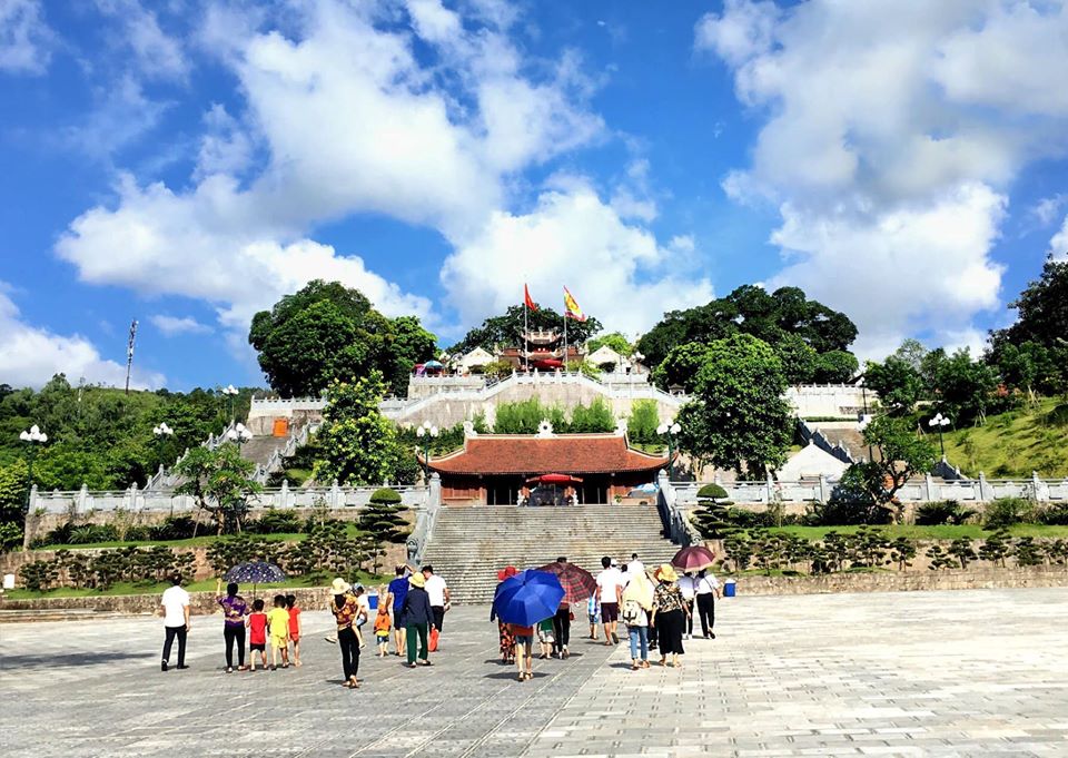 Hà Nội - Đền Cửa Ông - Đền Cửa Suốt - Chùa Cái Bầu - Hạ Long - Chùa Ba Vàng - Hà Nội